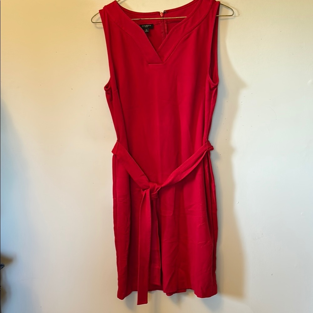 Talbots Red dress rayon/nylon tie belt  edged V-neck zip back size 8P like new